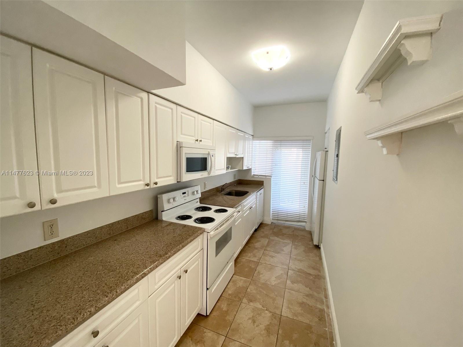 10250 W Bay Harbor Dr Unit: 2E