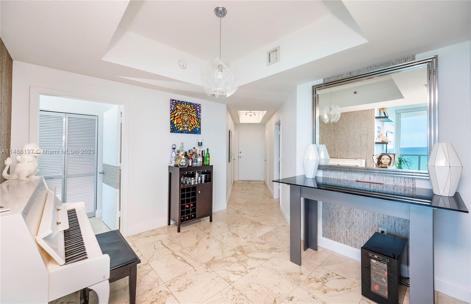 6515 Collins Ave Unit: 1402