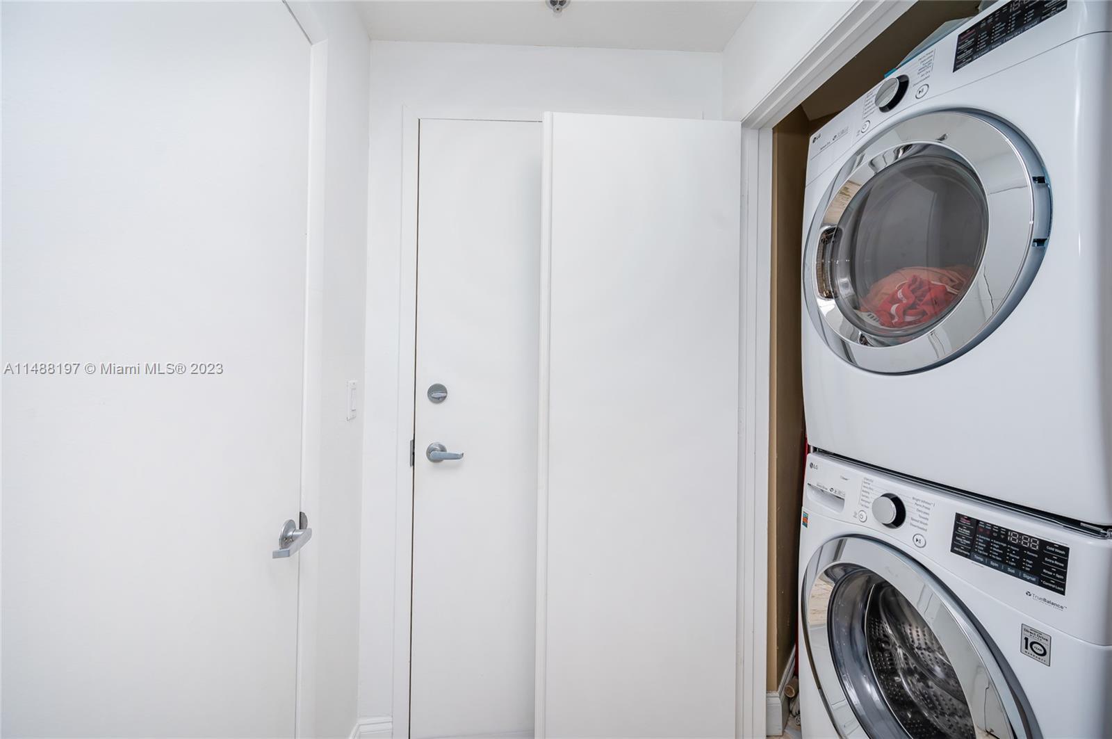 6515 Collins Ave Unit: 1402