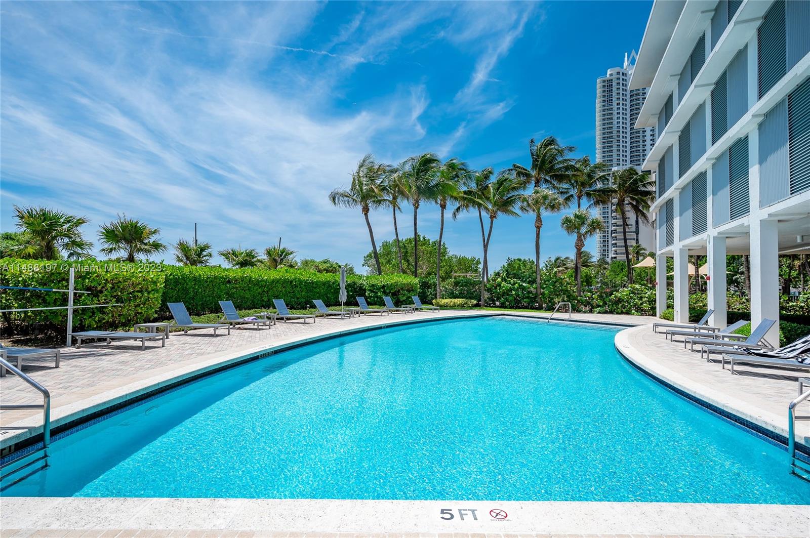 6515 Collins Ave Unit: 1402