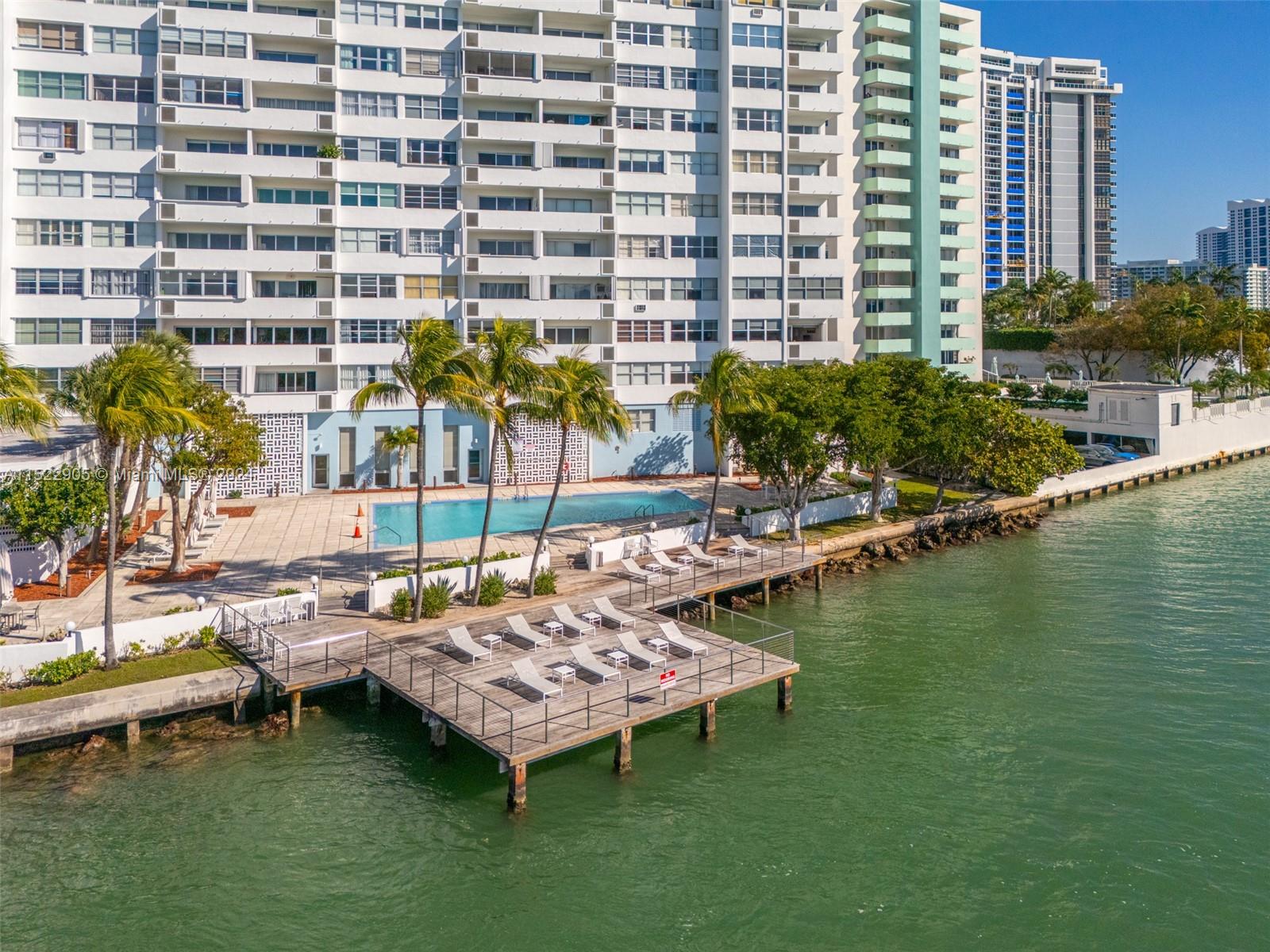 3 Island Ave # 09I