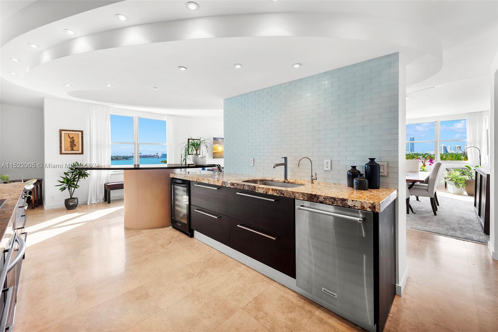 3 Island Ave # 09I