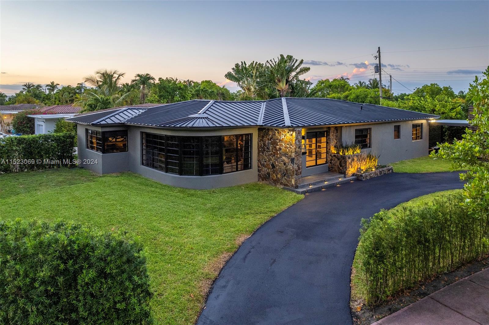 205 Fairway Dr