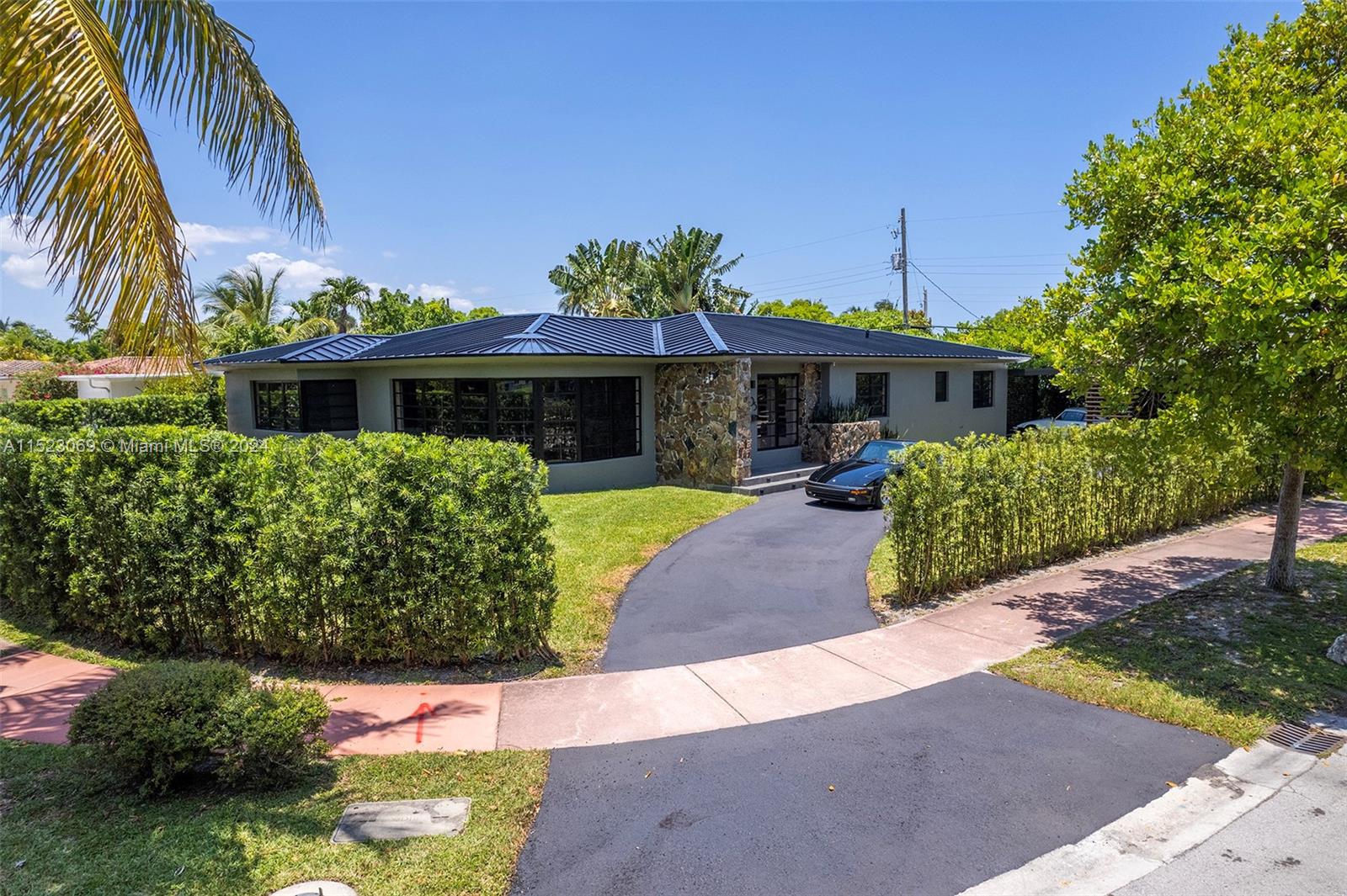 205 Fairway Dr