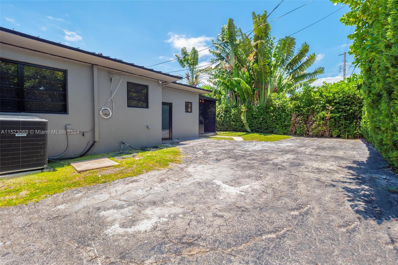 205 Fairway Dr