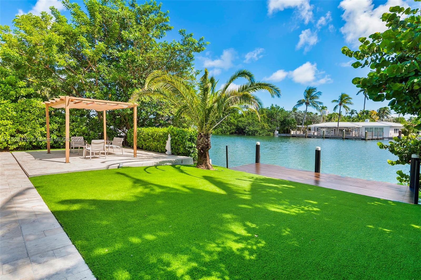 410 S Shore Dr
