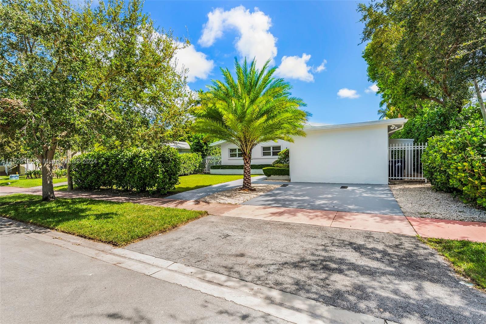 410 S Shore Dr