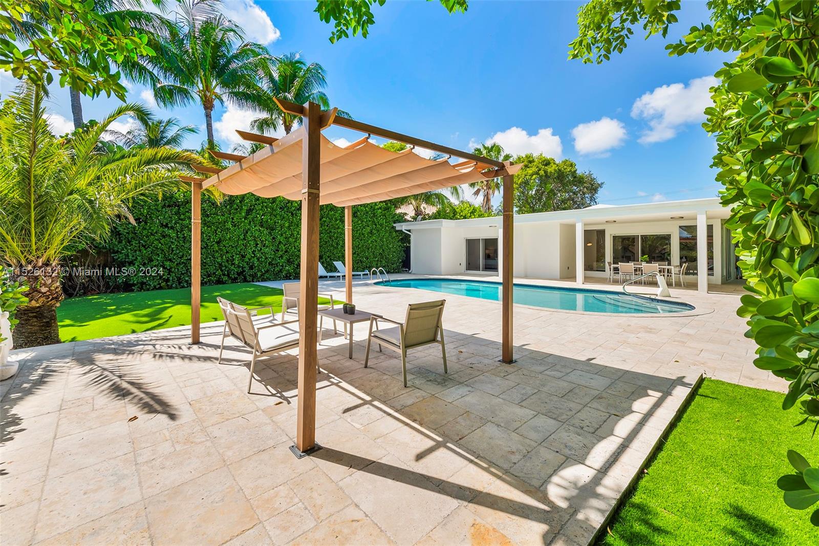 410 S Shore Dr