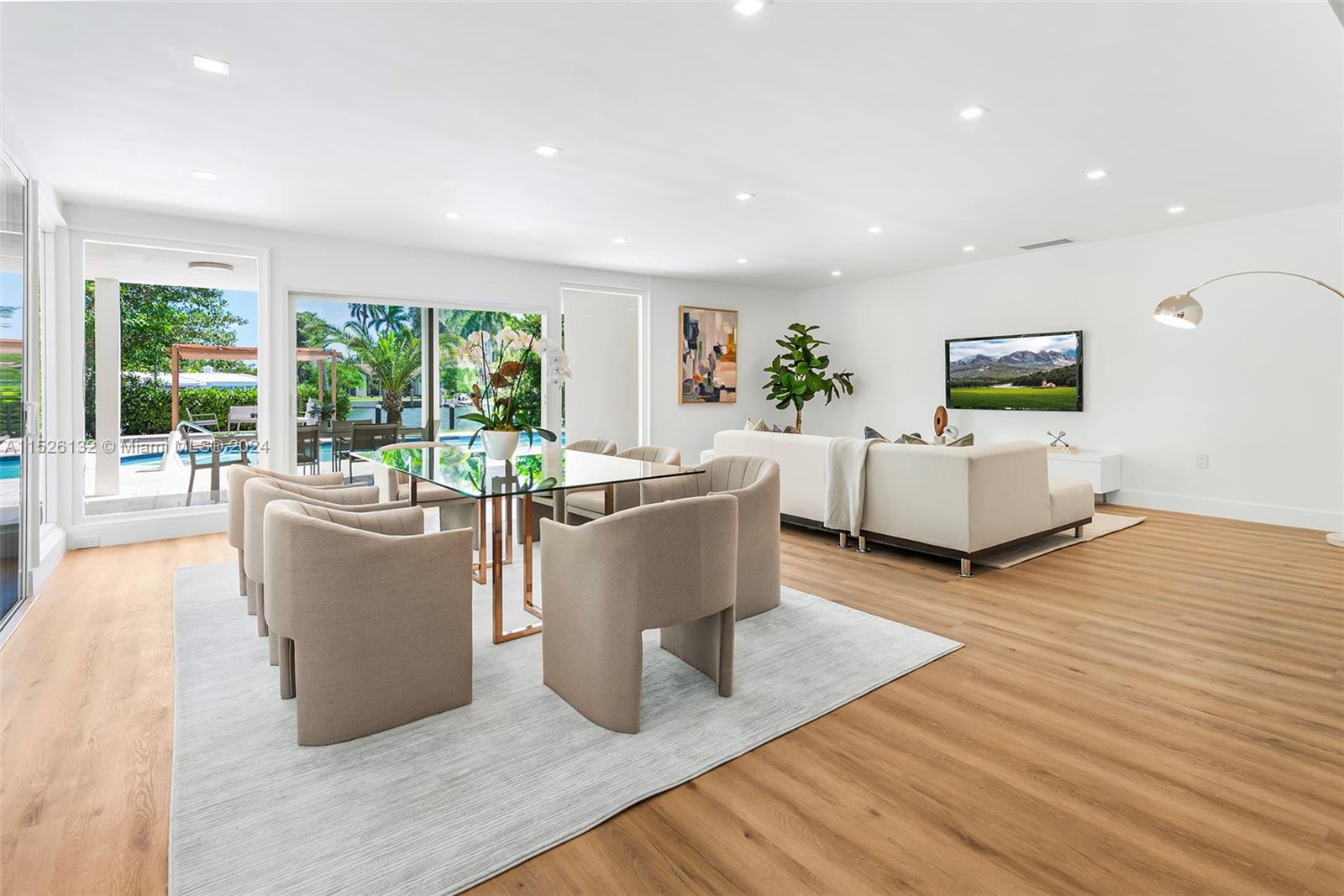 410 S Shore Dr