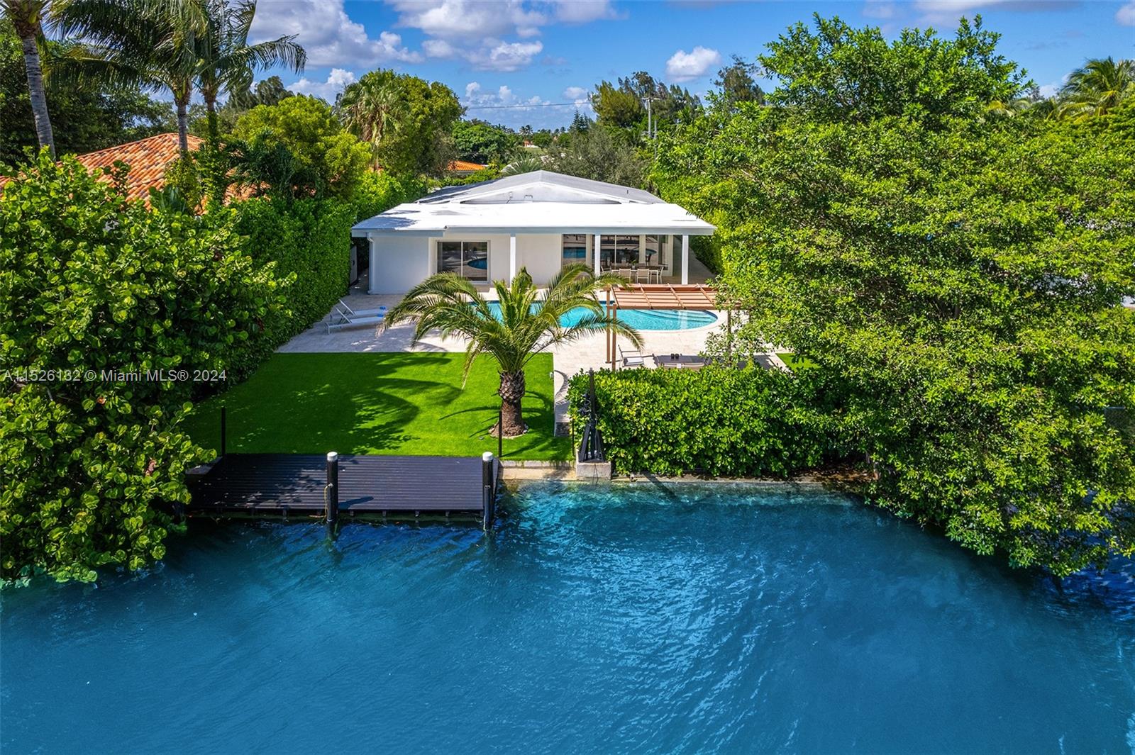 410 S Shore Dr