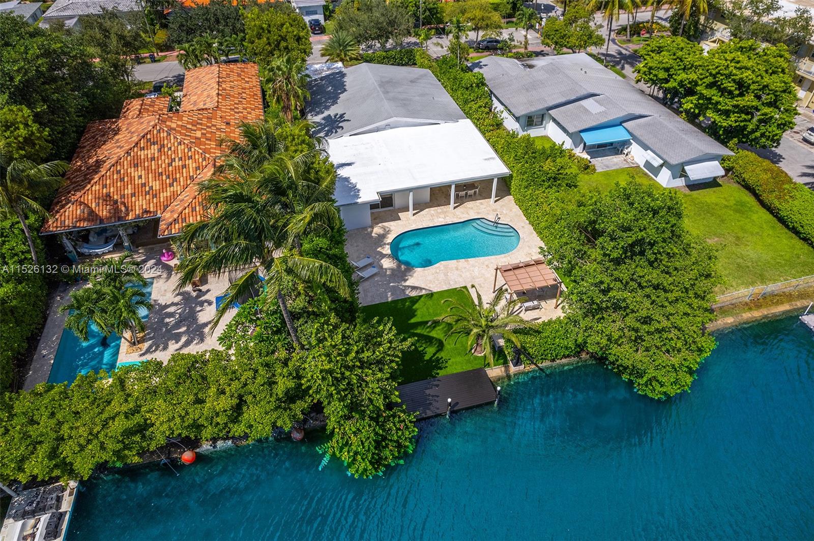 410 S Shore Dr