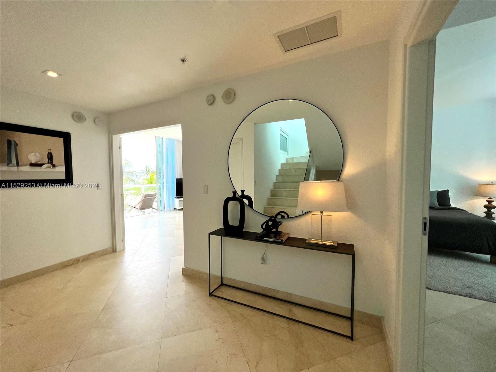 50 S Pointe Dr Unit: TWN2