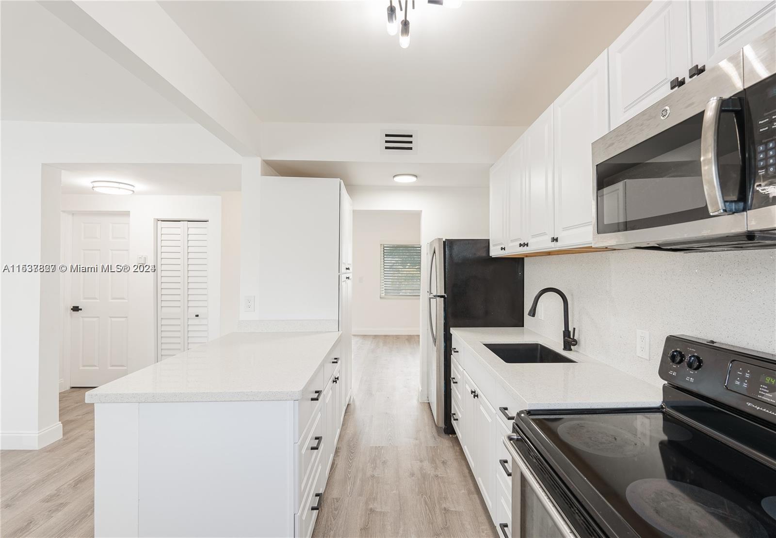 7207 Bay Dr # 22