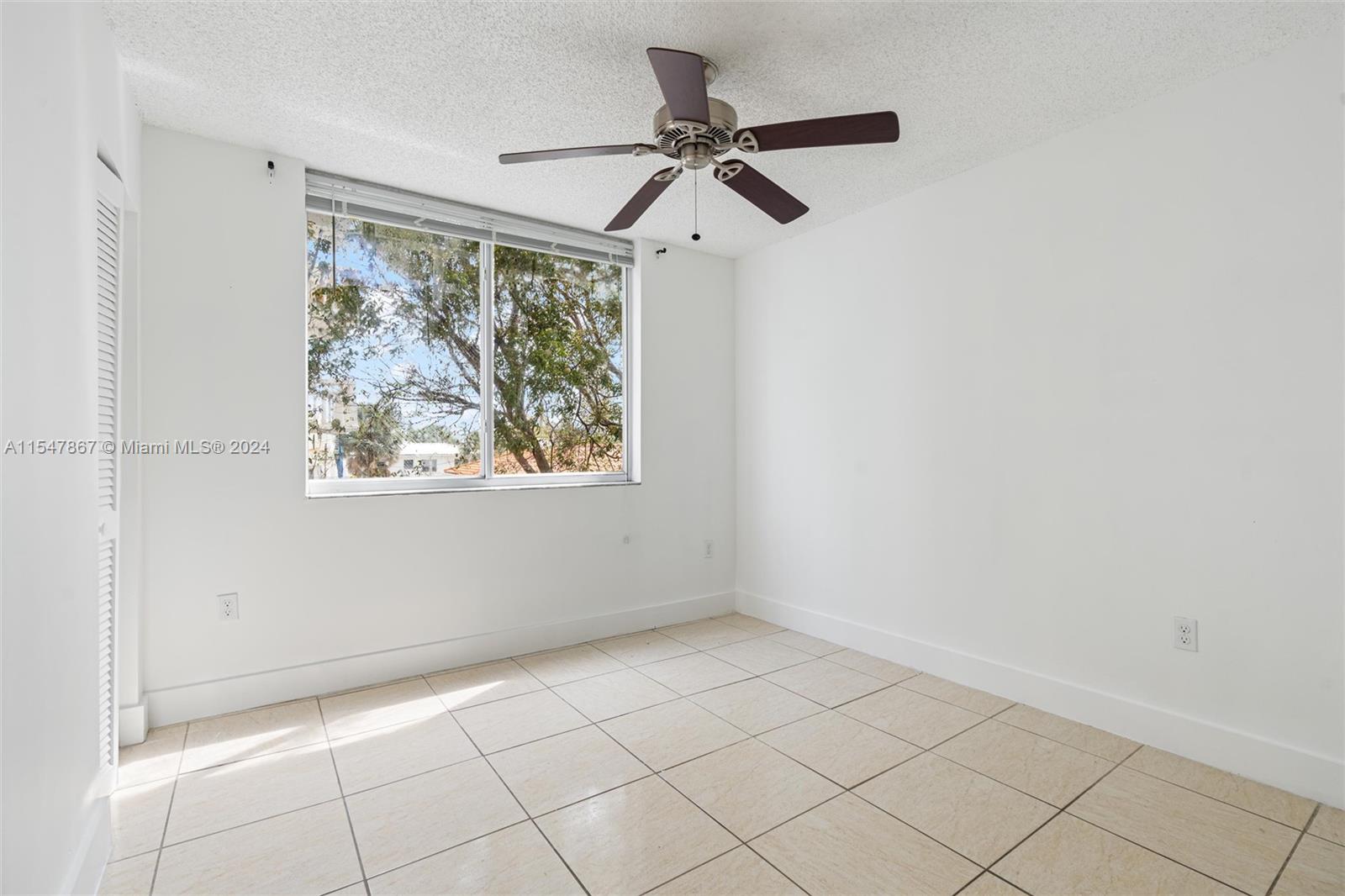 7601 Dickens Ave # 301