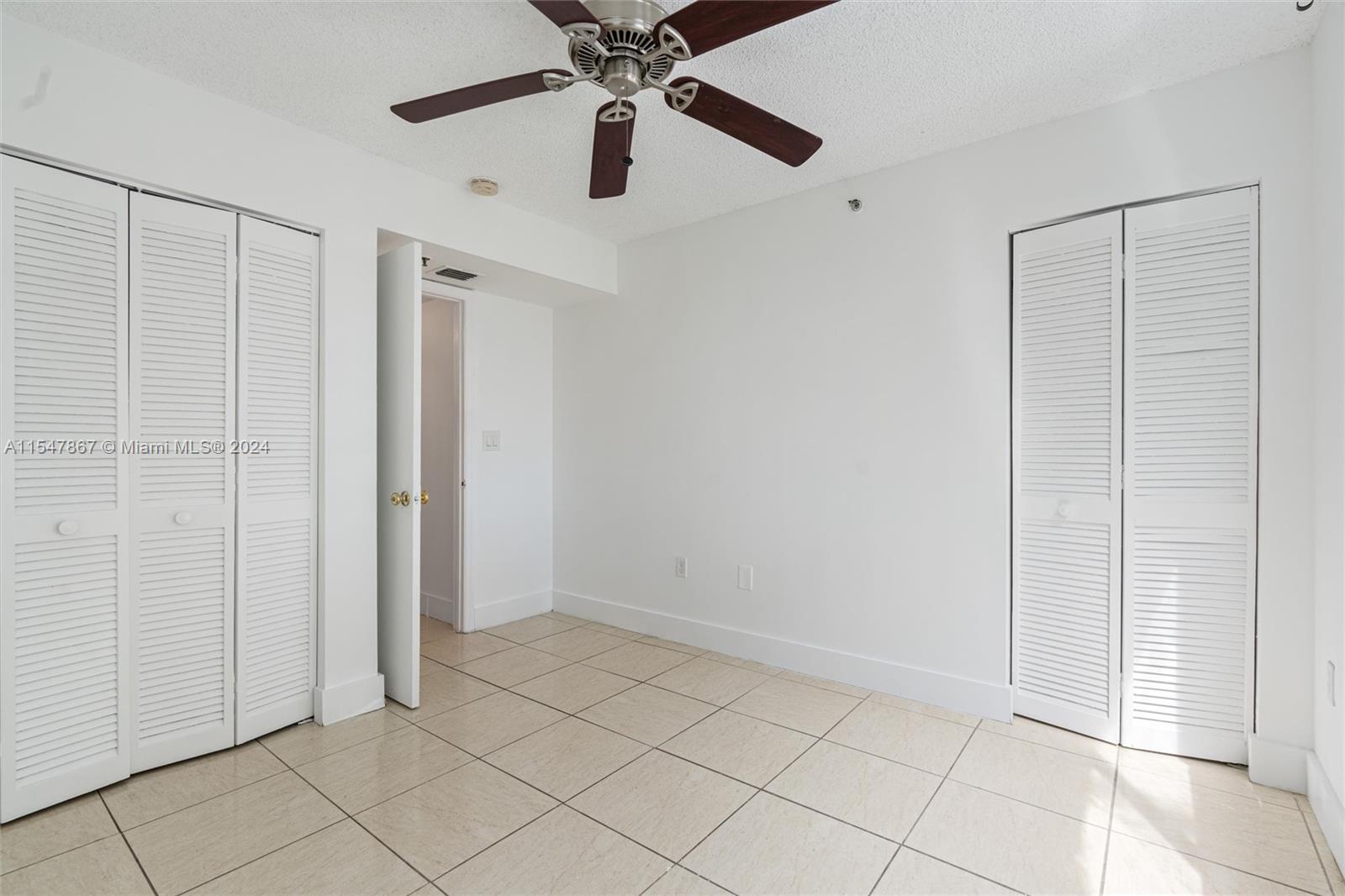 7601 Dickens Ave # 301