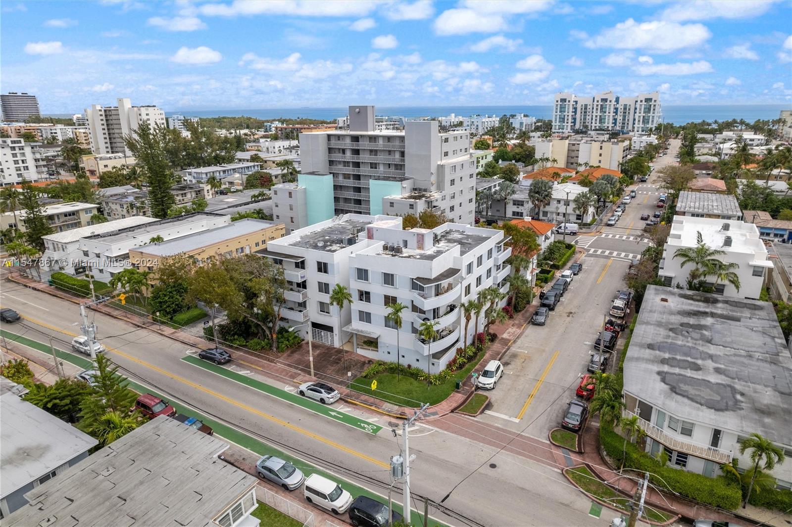 7601 Dickens Ave # 301