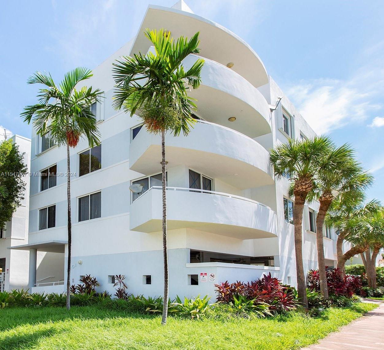 7601 Dickens Ave # 301