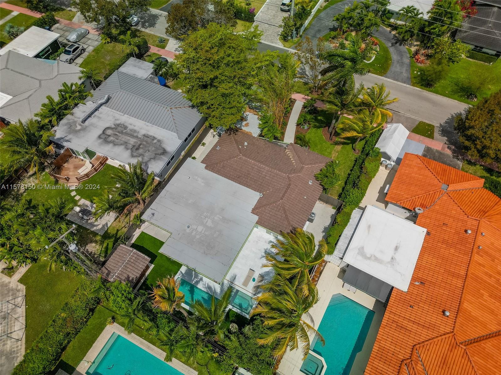720 N Shore Dr