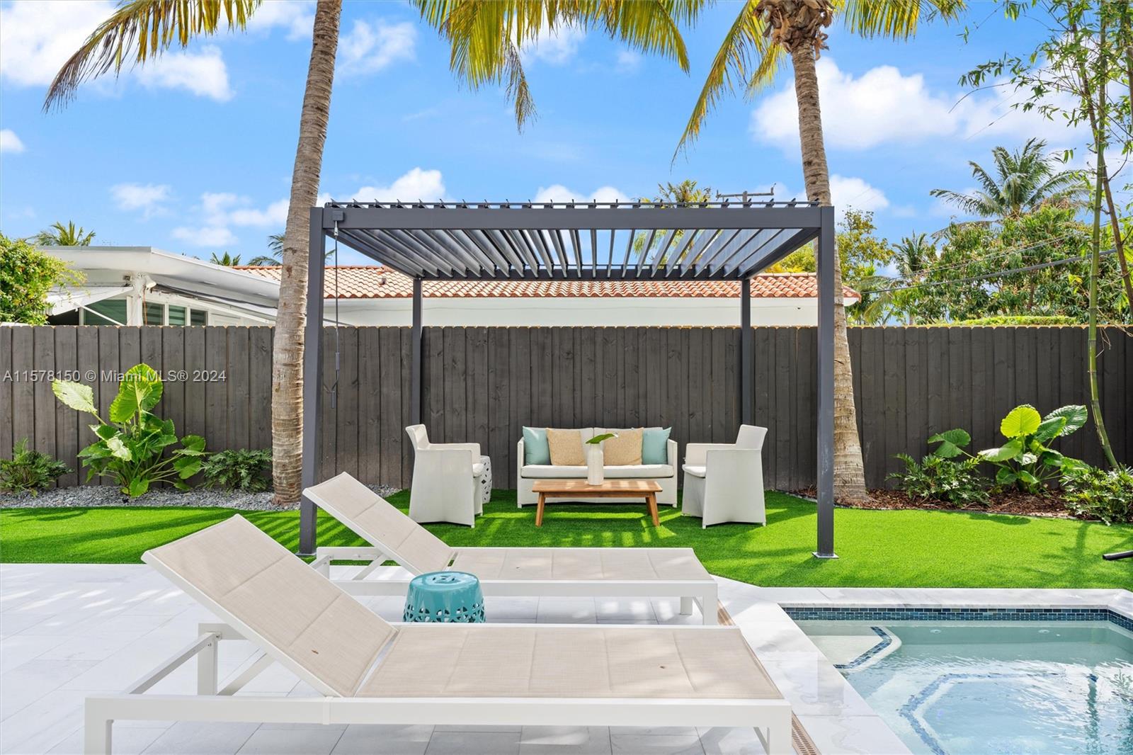 720 N Shore Dr