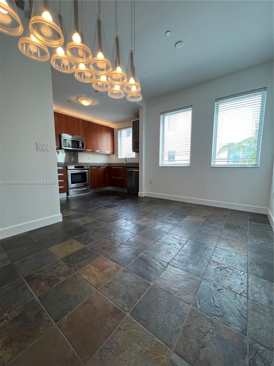 171 N Shore Dr # 2 Unit: 171-2