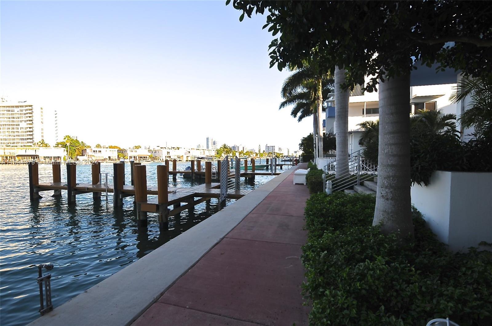 171 N Shore Dr # 2 Unit: 171-2