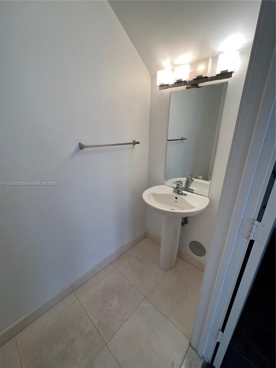 171 N Shore Dr # 2 Unit: 171-2