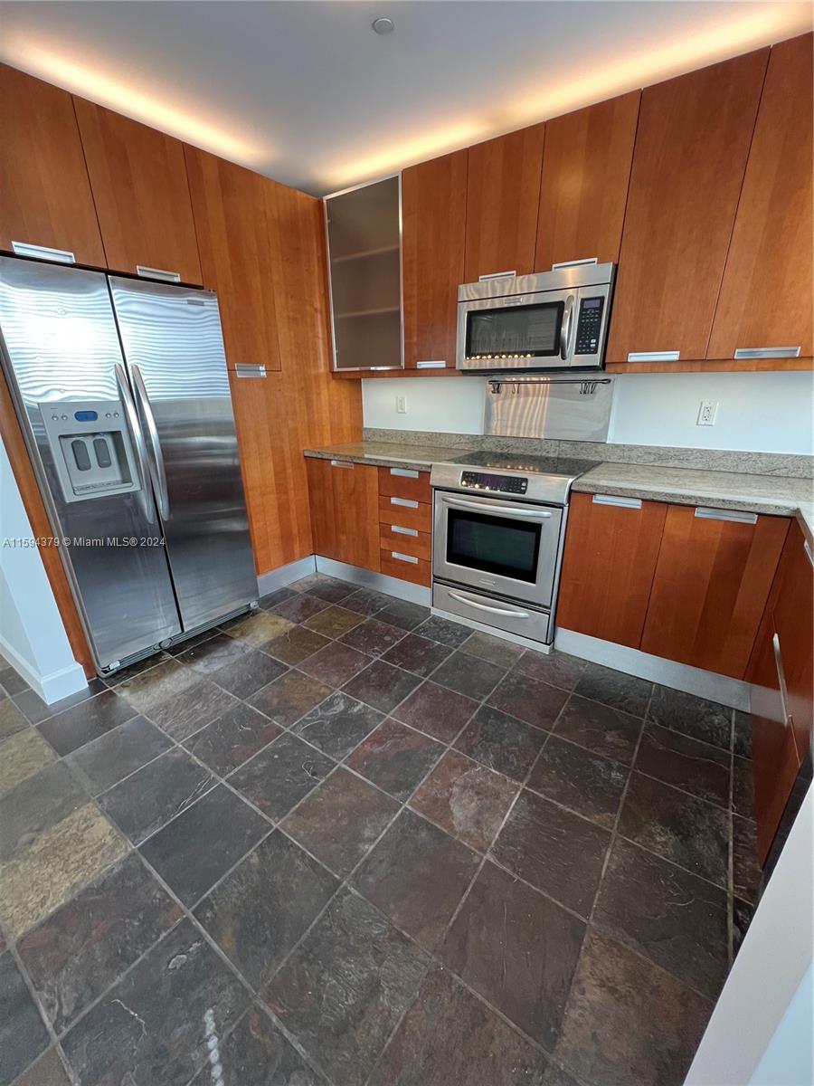 171 N Shore Dr # 2 Unit: 171-2