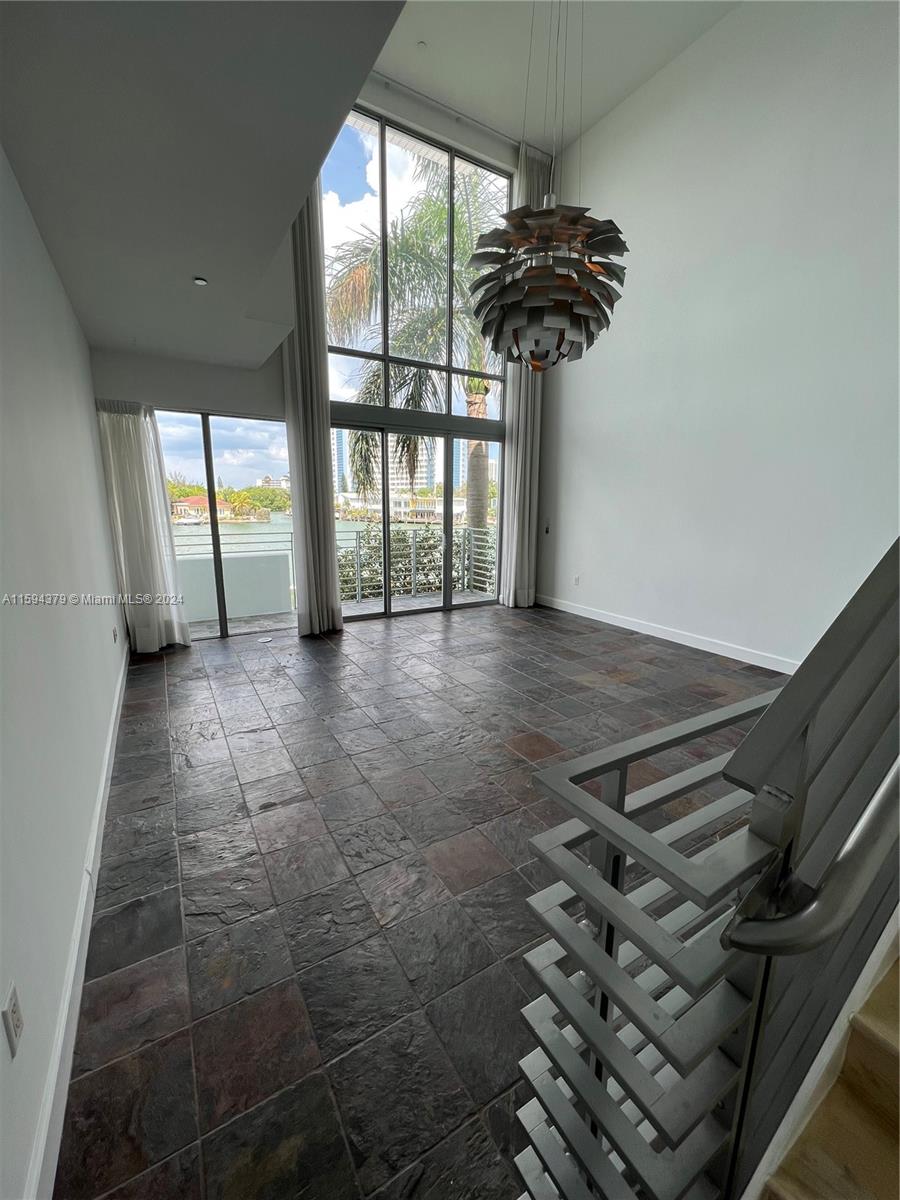 171 N Shore Dr # 2 Unit: 171-2