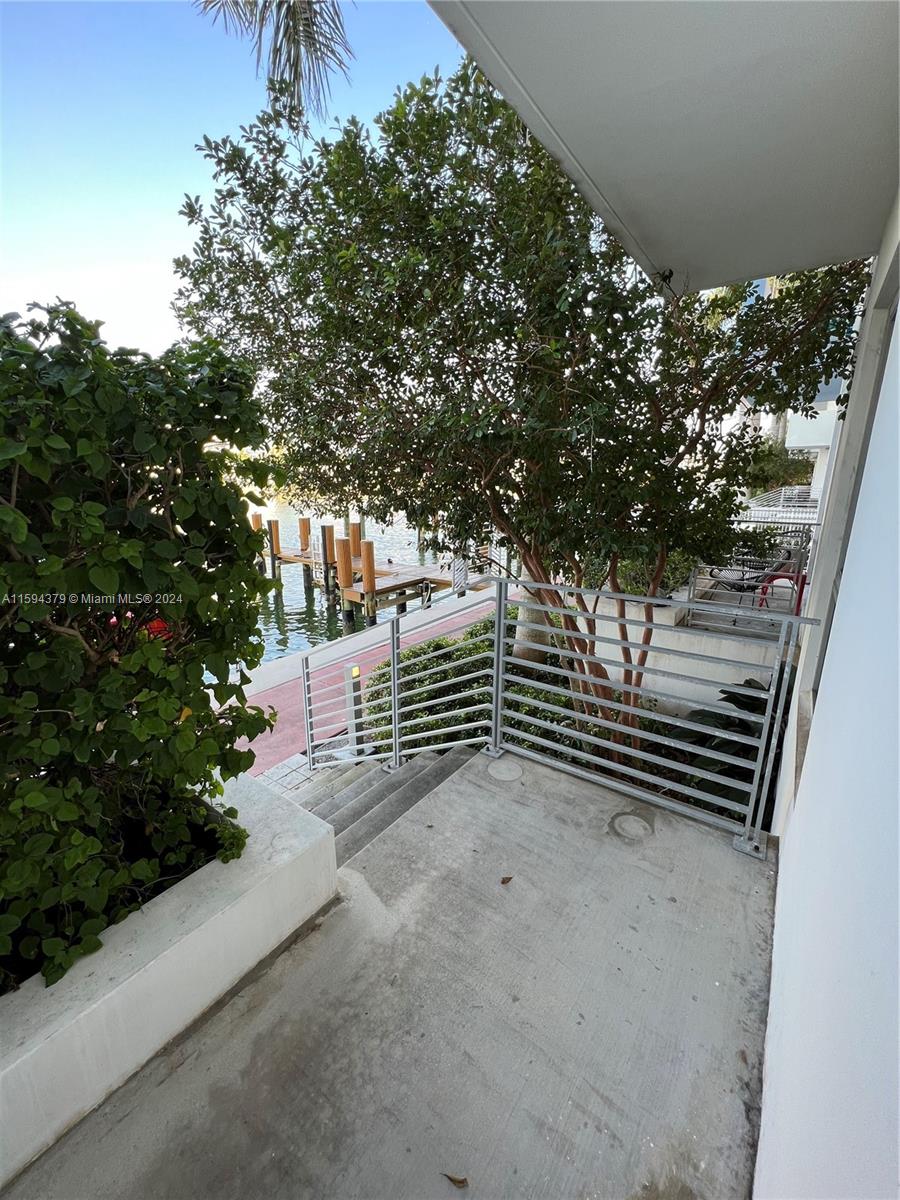 171 N Shore Dr # 2 Unit: 171-2