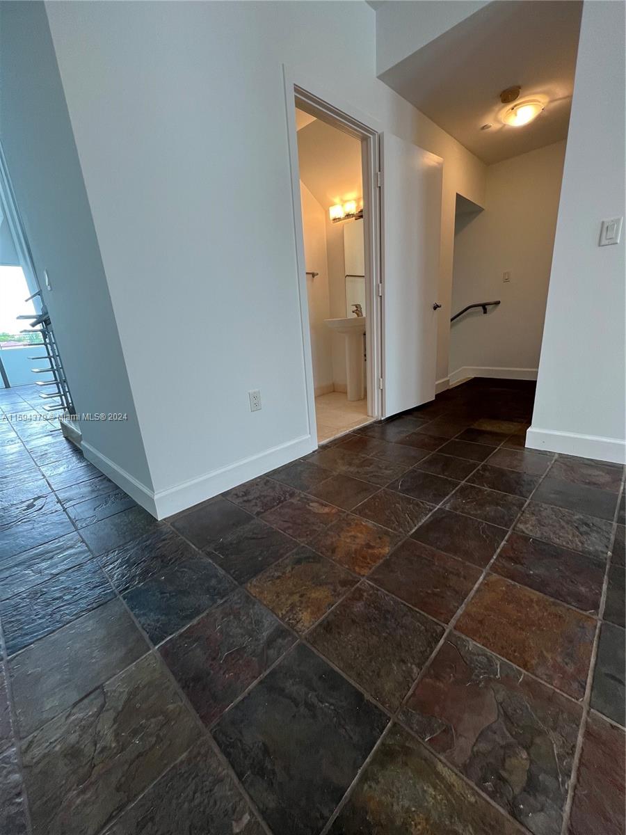 171 N Shore Dr # 2 Unit: 171-2