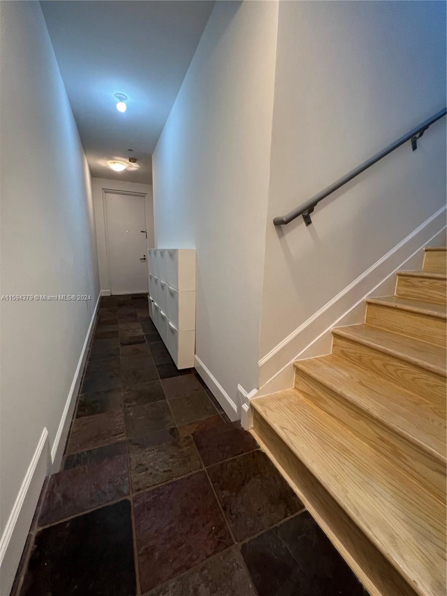 171 N Shore Dr # 2 Unit: 171-2