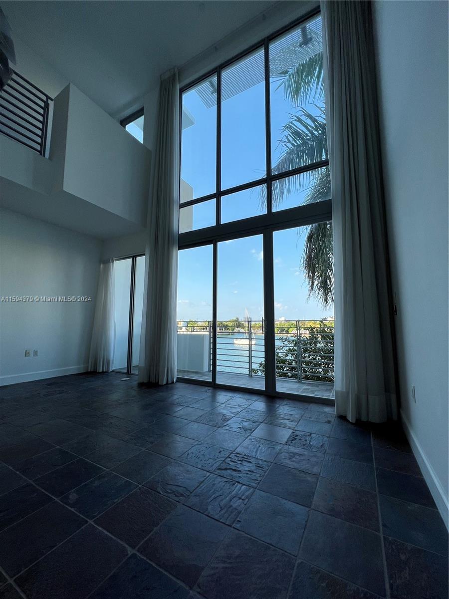 171 N Shore Dr # 2 Unit: 171-2