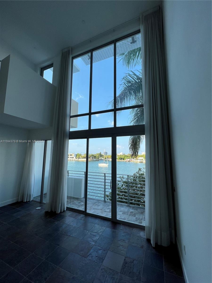 171 N Shore Dr # 2 Unit: 171-2