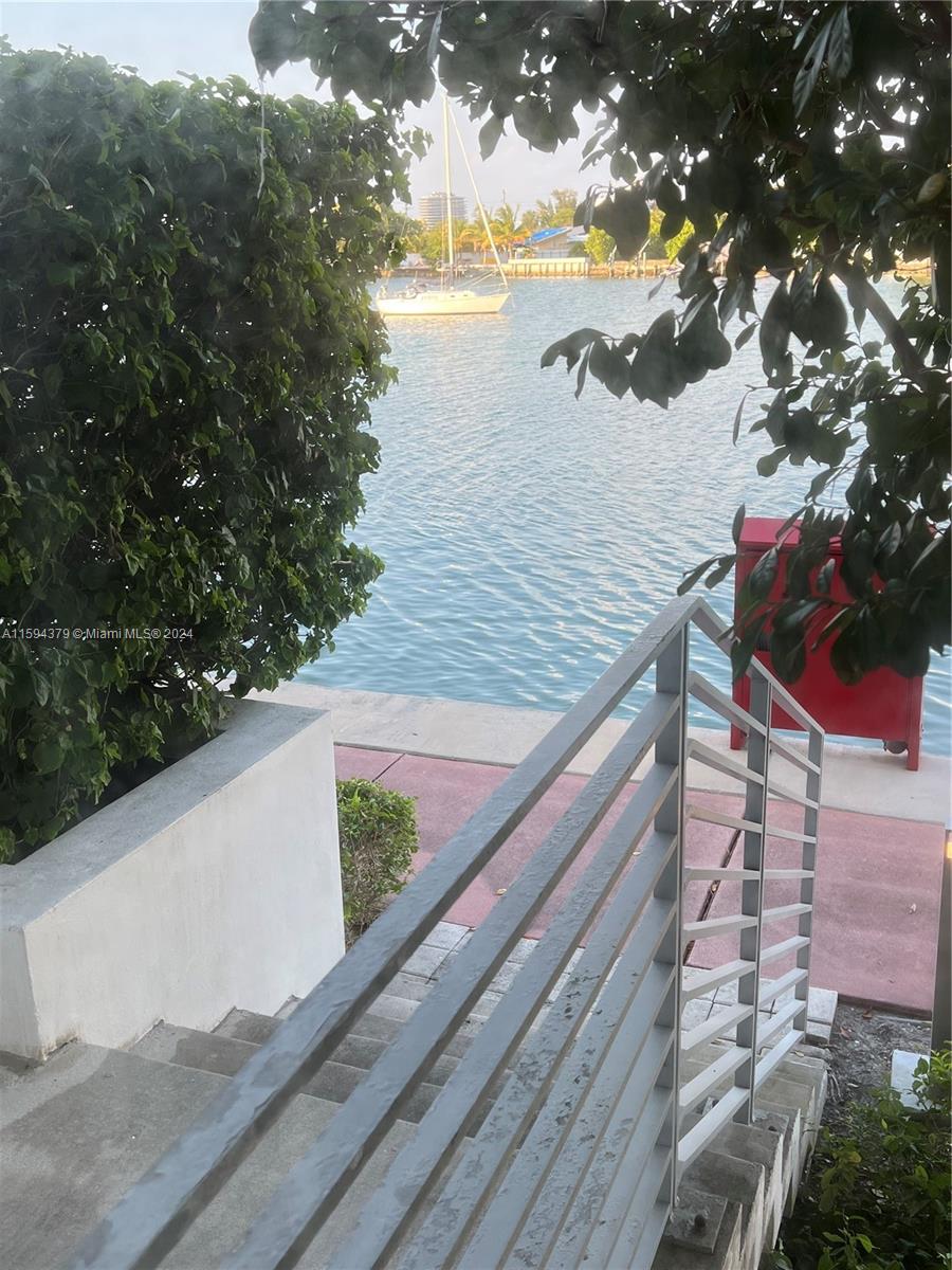 171 N Shore Dr # 2 Unit: 171-2