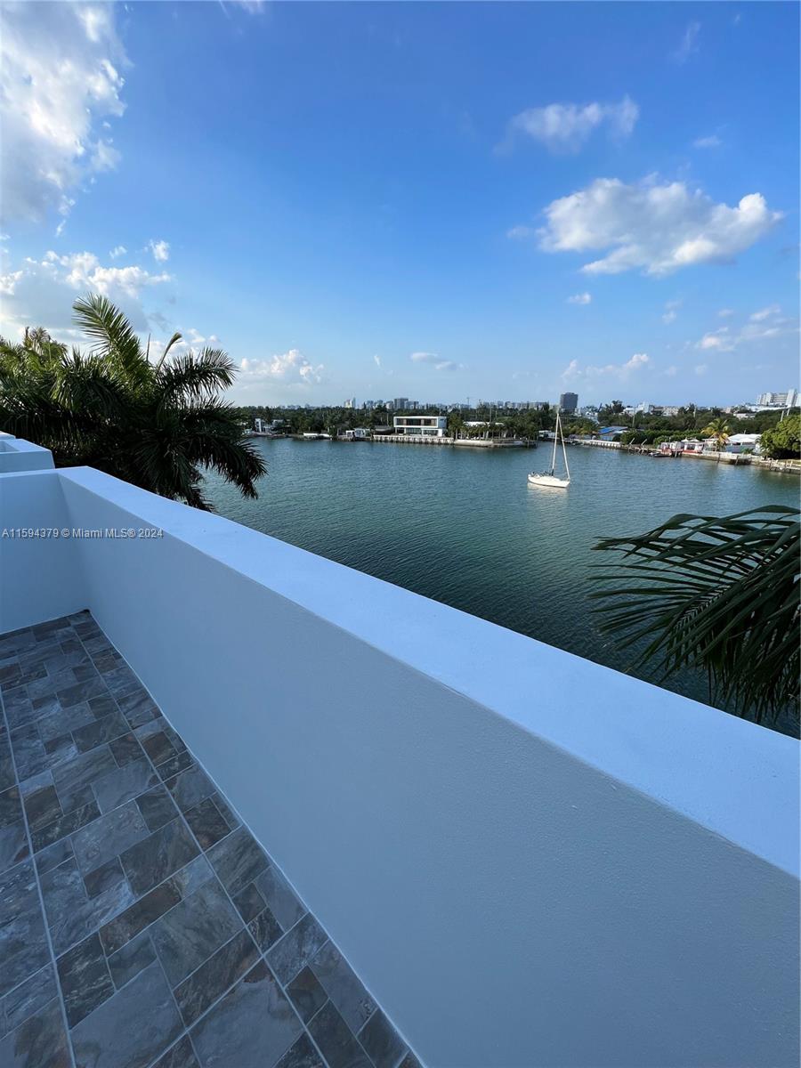171 N Shore Dr # 2 Unit: 171-2