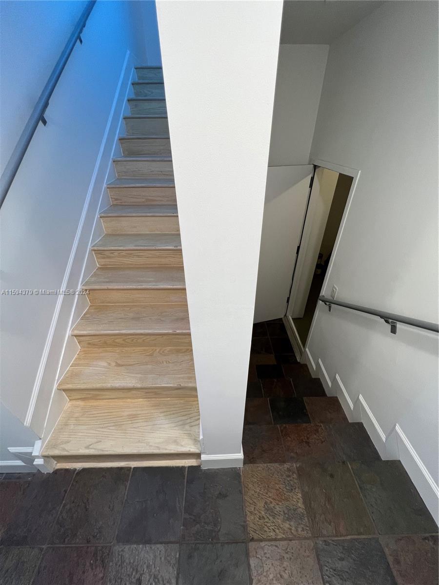 171 N Shore Dr # 2 Unit: 171-2