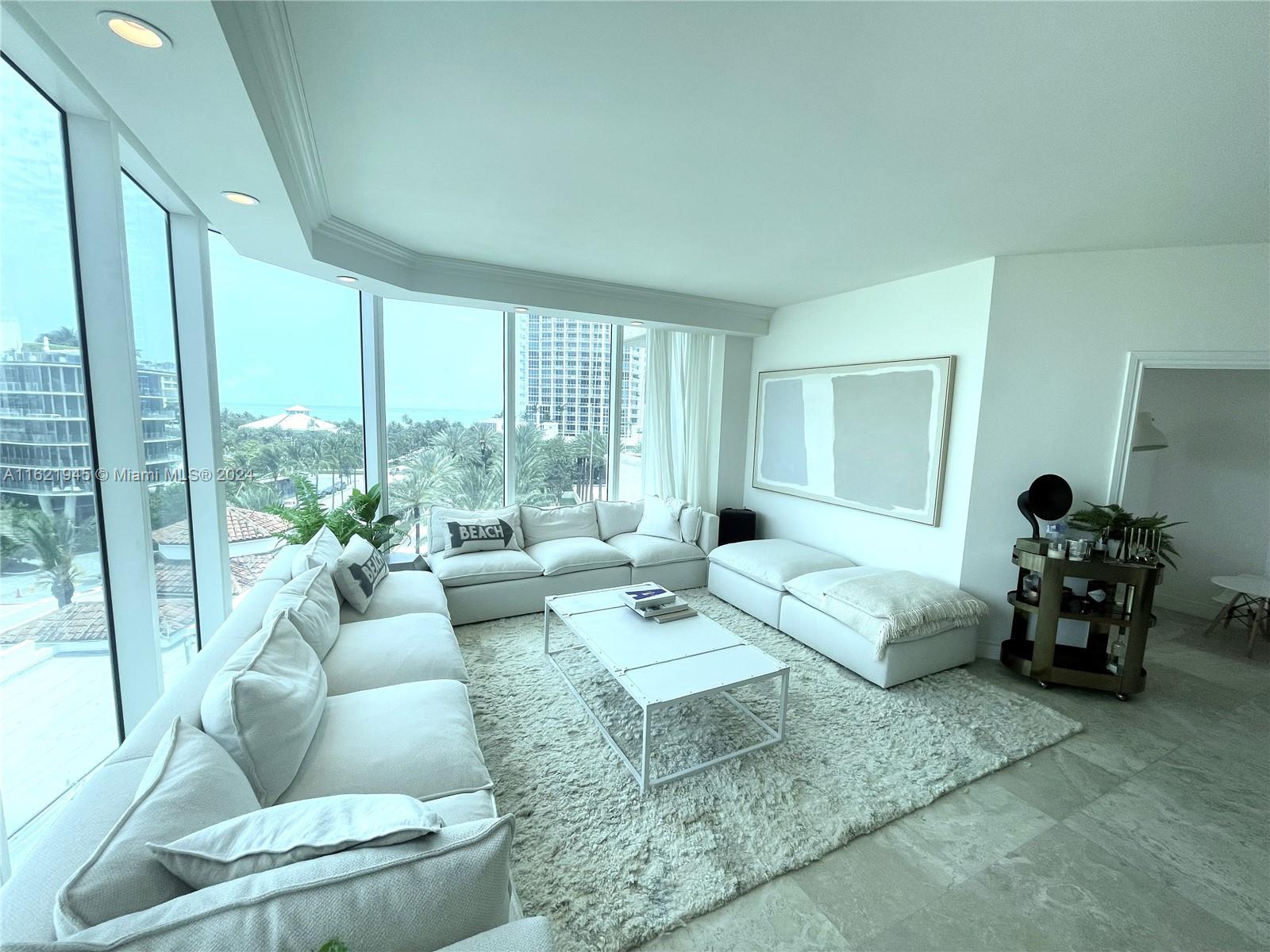 300 S Pointe Dr # 705