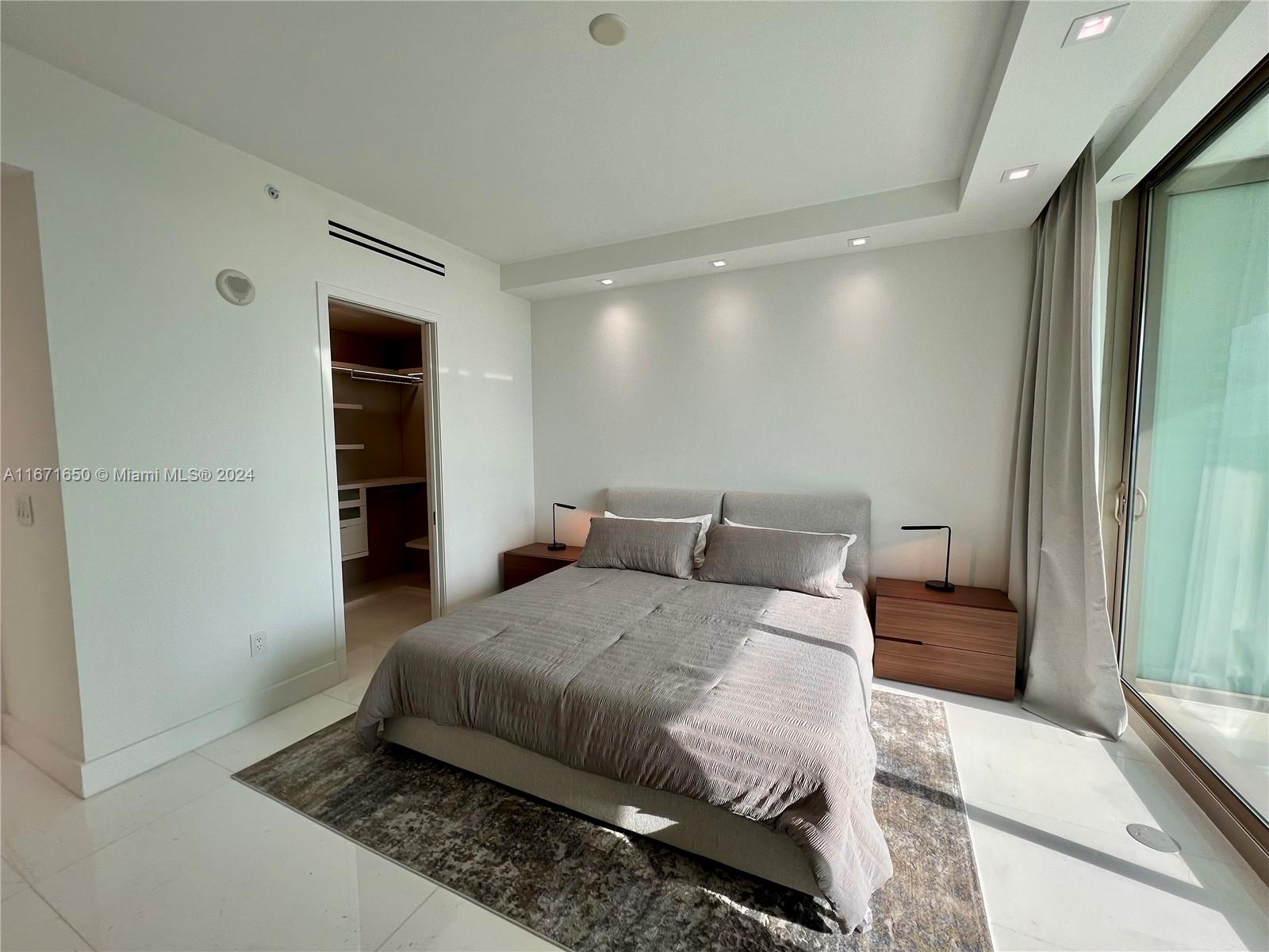 10201 Collins Ave # 1004