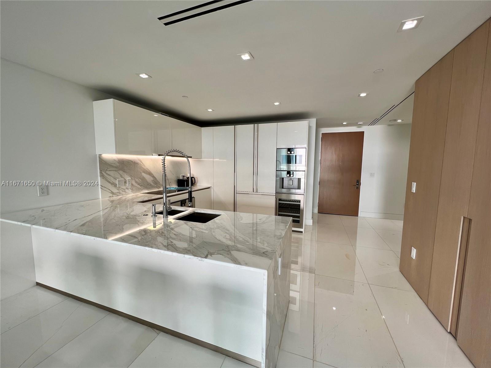 10201 Collins Ave # 1004