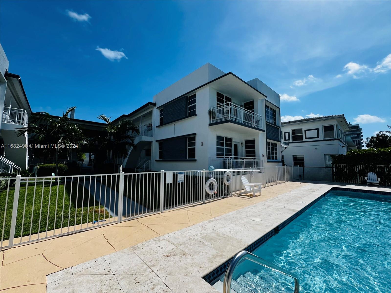 960 Bay Dr # 900