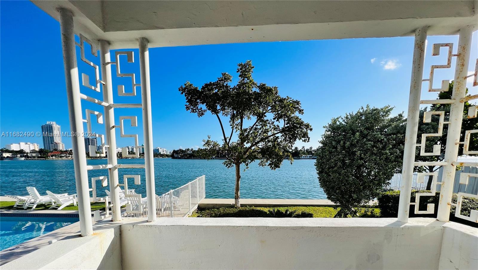 960 Bay Dr # 900
