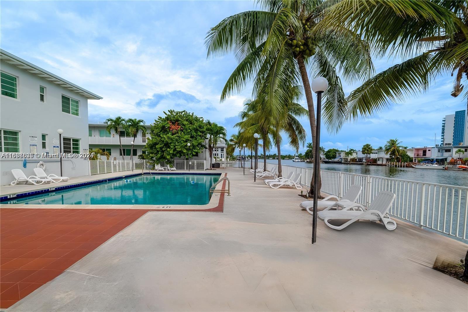 7207 Bay Dr # 7