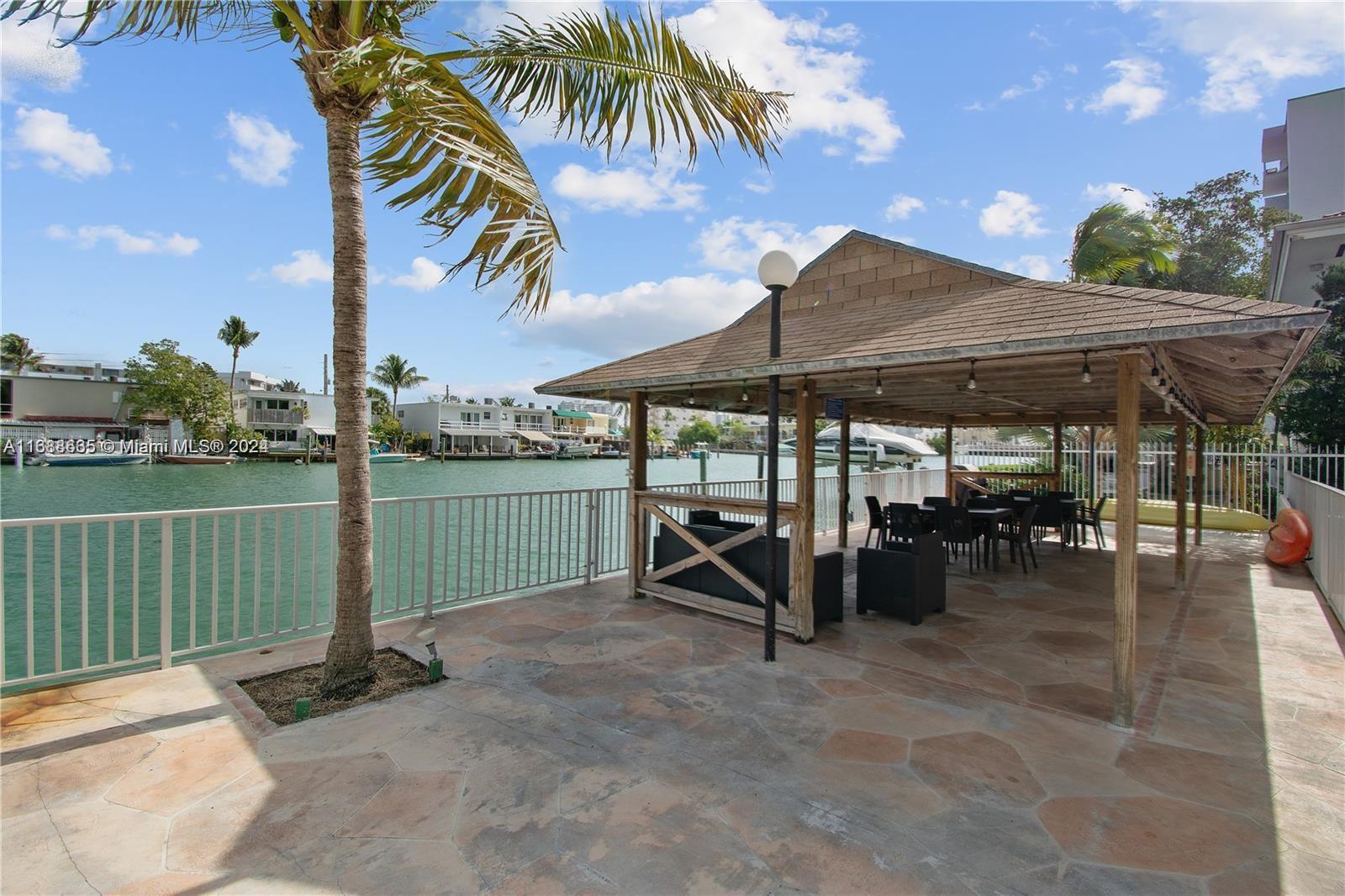 7207 Bay Dr # 7