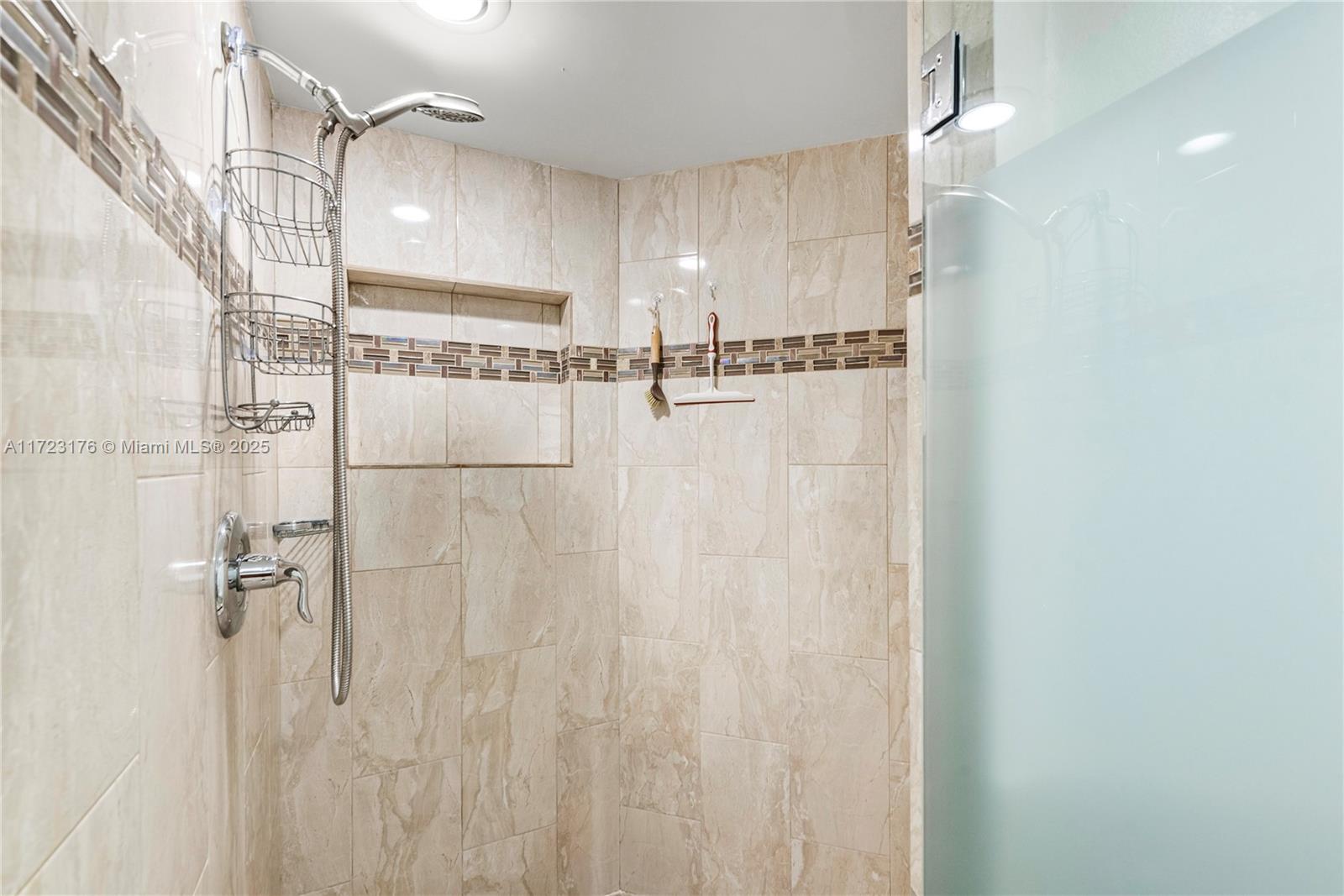 16445 Collins Ave # 1526