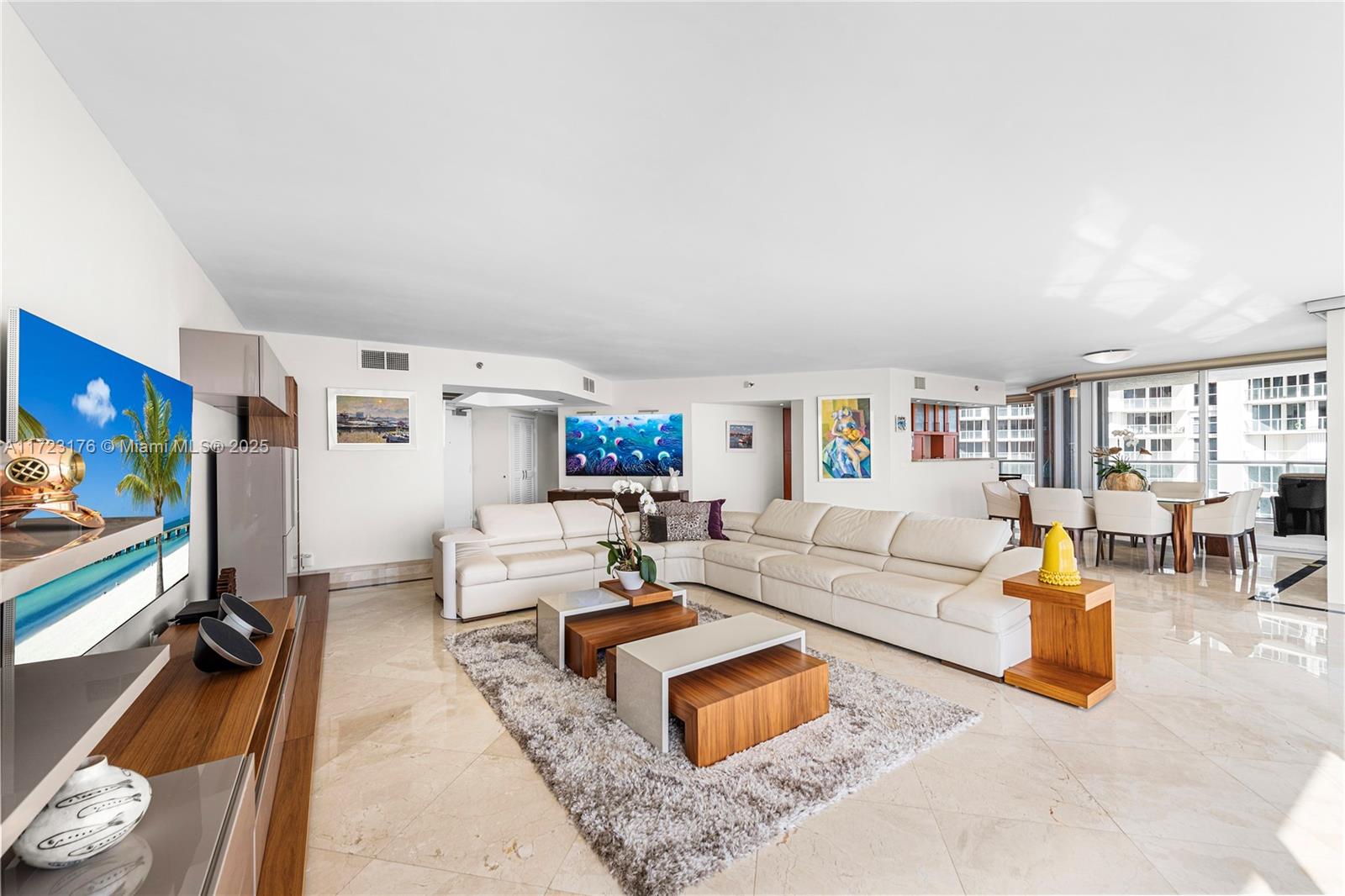 16445 Collins Ave # 1526