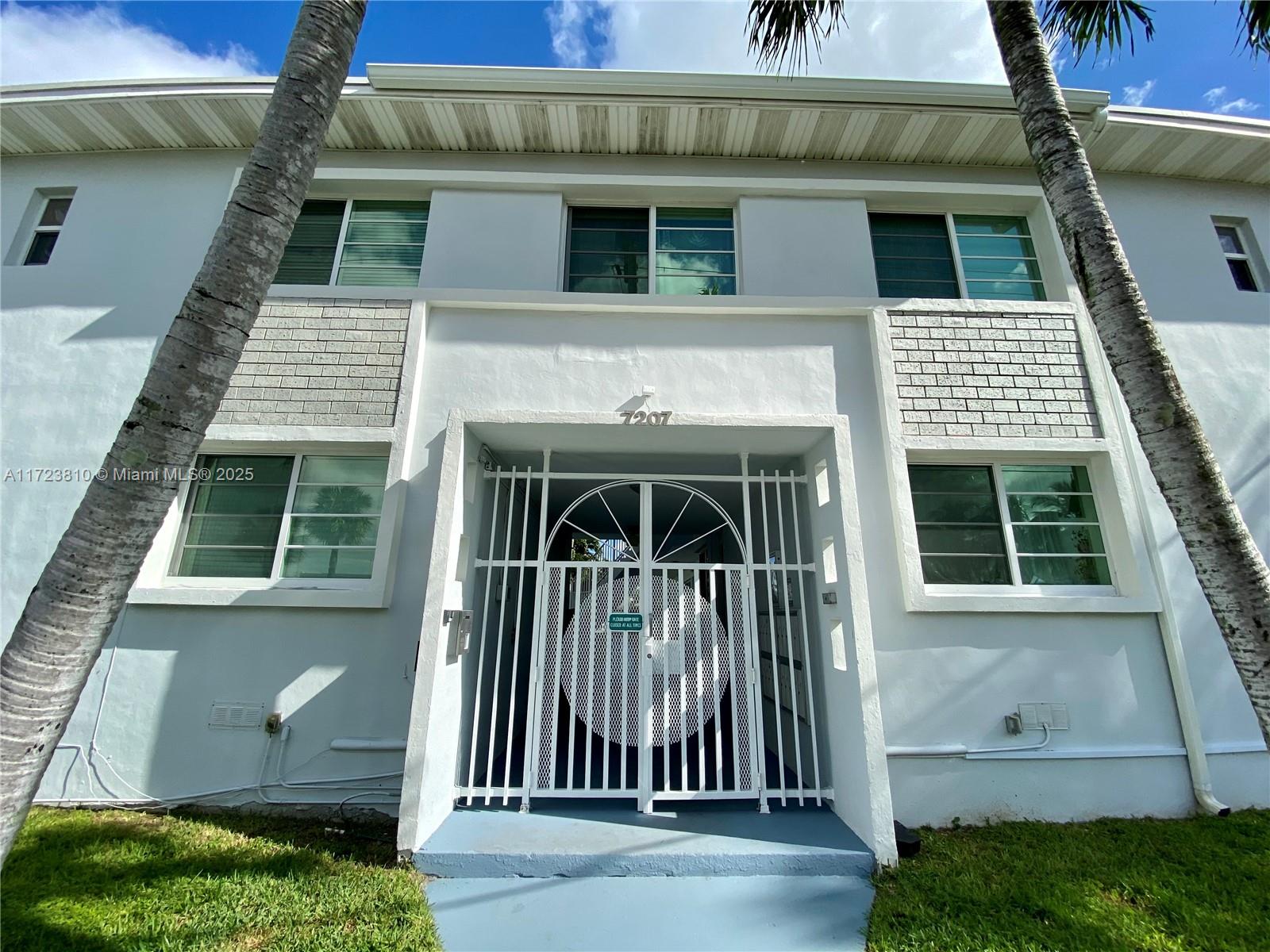 7207 Bay Dr # 9