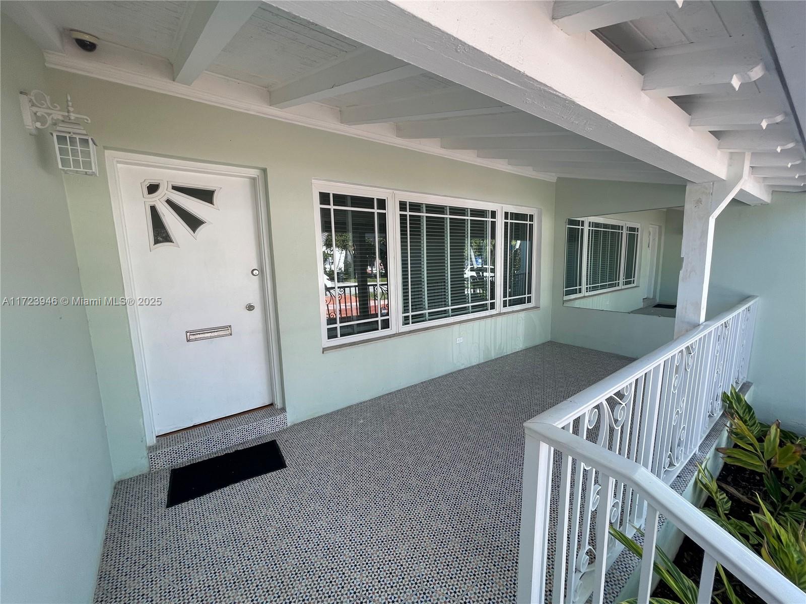 1116 Biarritz Dr