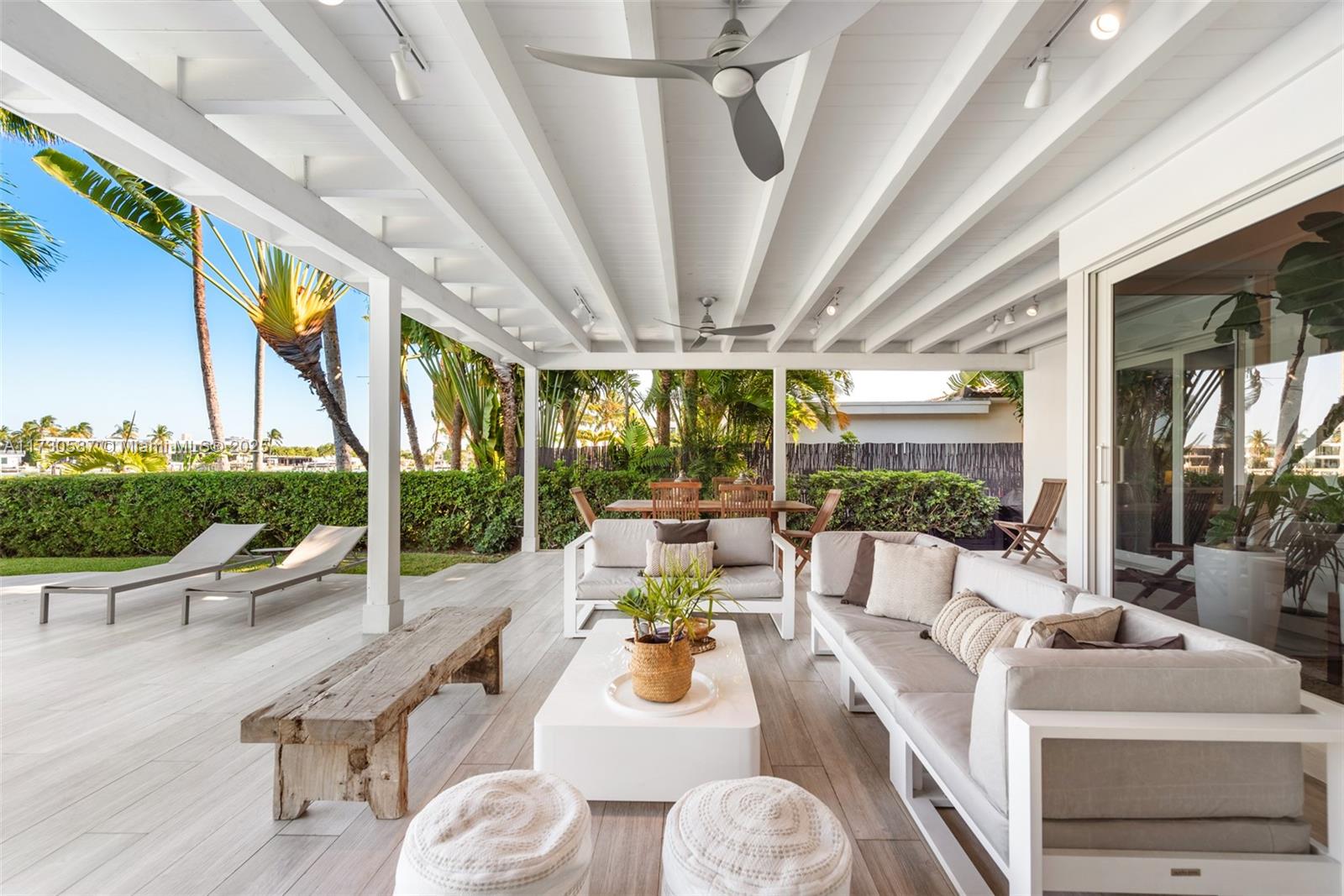 365 N Shore Dr