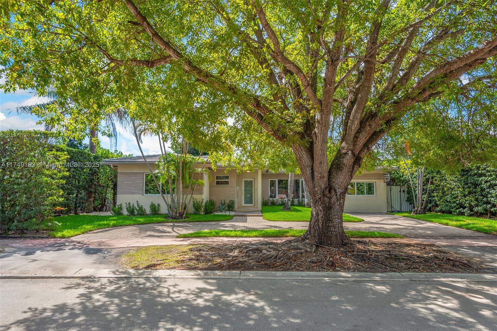 250 N Shore Dr
