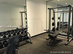 650 NE 32 St # 3806